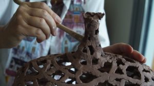 Lady in fase grezza, paperclay