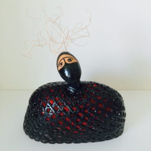 Lady nera col cuore rosso